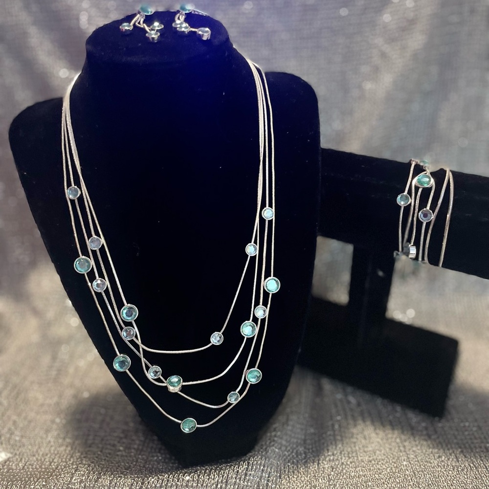 Silver Necklace, Pierced Earrings & Bracelet with blue gem stones. - Picture 3 of 11